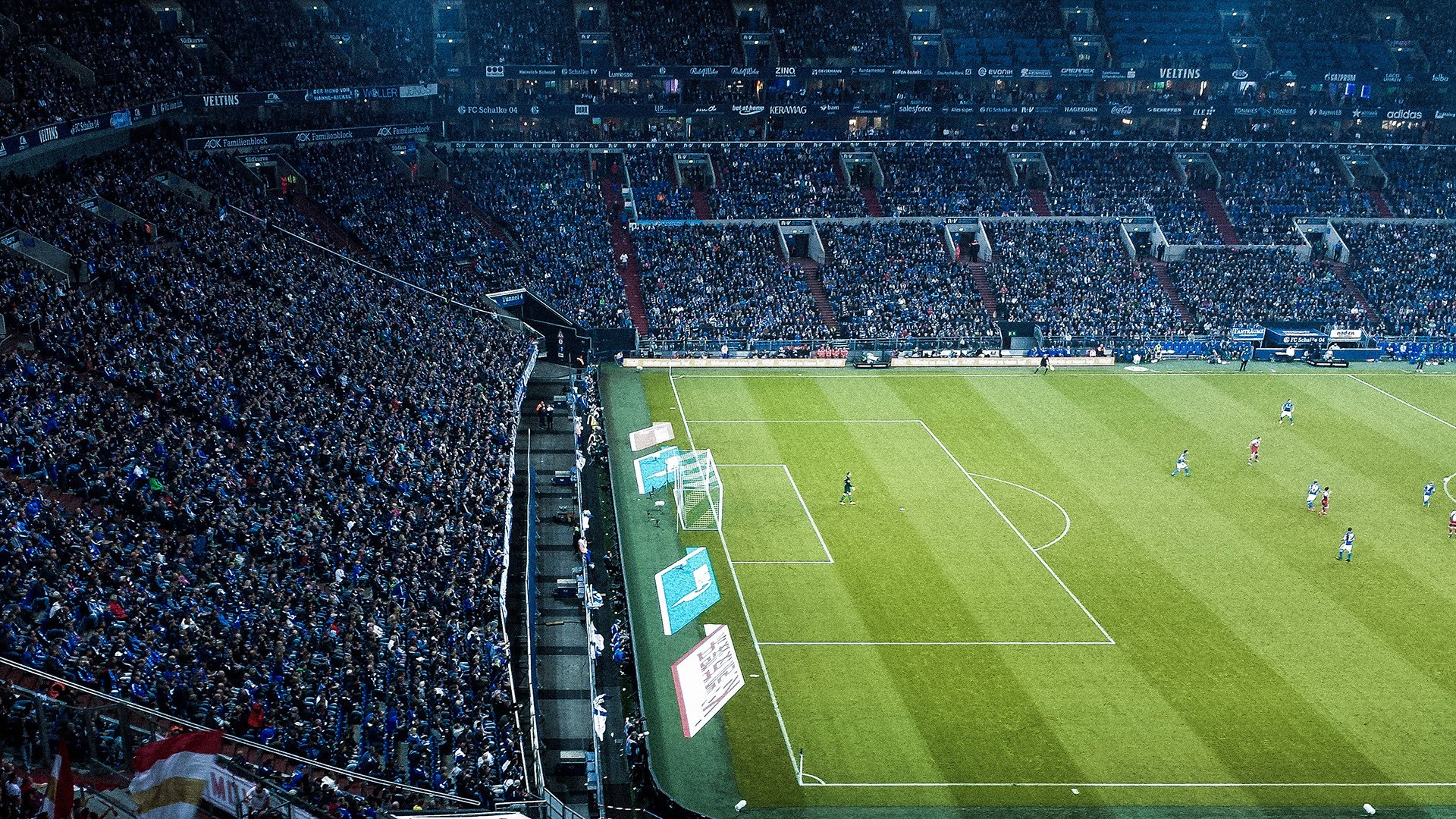 维达德卡萨布兰卡防线表现稳固，连续保持零封纪录，达维德卡拉布里亚