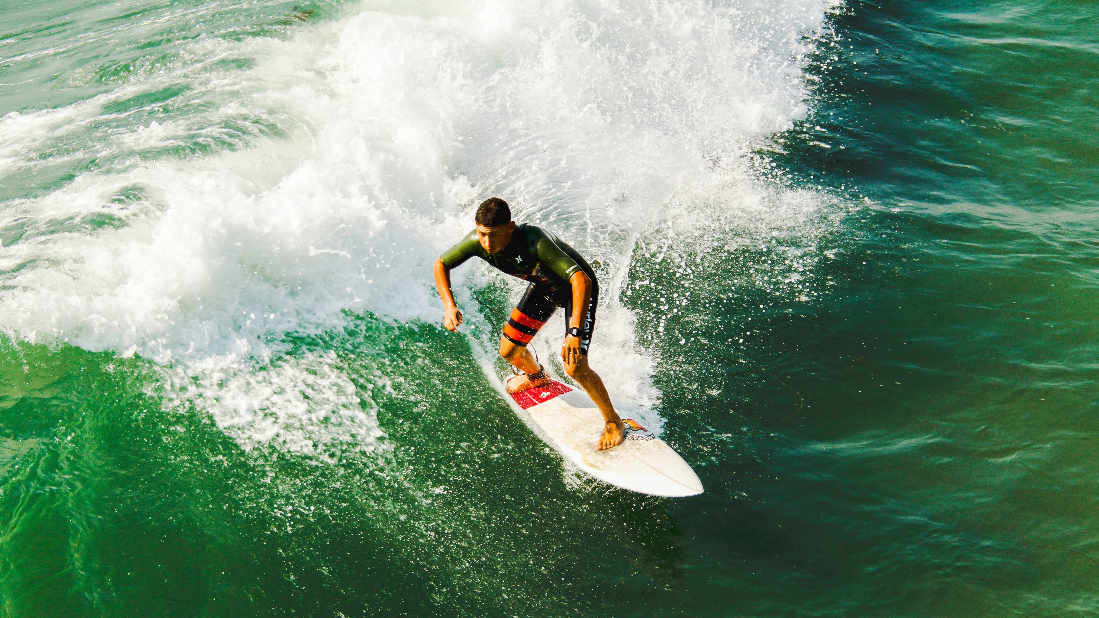 日本队比赛节奏快,战术执行力强,日本队打法